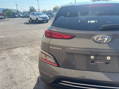 Used 2023 Hyundai Kona SE FWD image 7