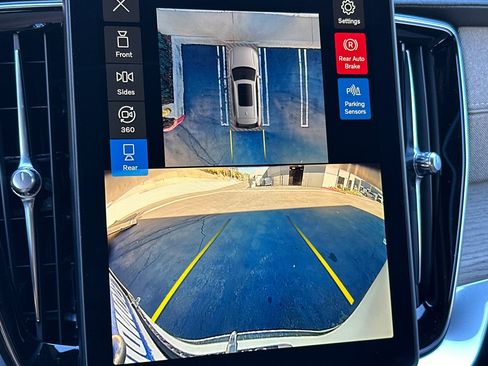 New 2026 Volvo XC90 B6 Plus AWD/4WD image 17