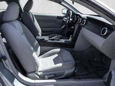 Used 2006 Ford Mustang GT RWD image 21