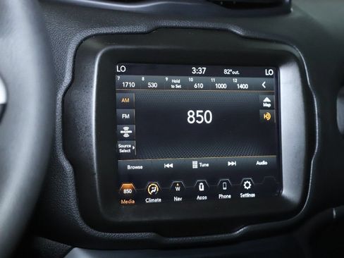 Certified 2023 Jeep Renegade Latitude AWD/4WD image 25