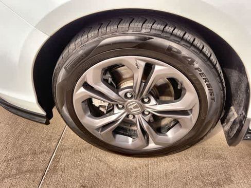 Certified 2024 Honda Accord EX-L image 9