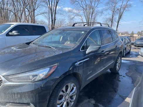 Used 2018 Buick Enclave Avenir w/ Avenir Technology Package image 2