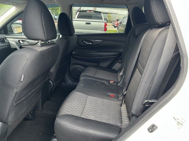 Used 2018 Nissan Rogue SV AWD/4WD image 28