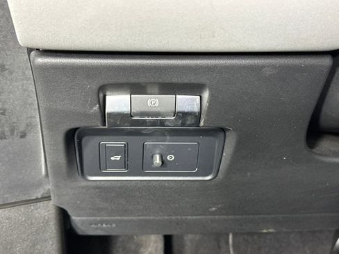 Used 2023 Land Rover Range Rover Evoque R-Dynamic SE image 19