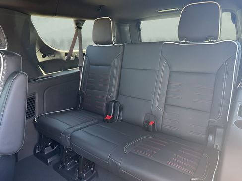 Used 2025 GMC Yukon XL AT4 Ultimate w/ LPO, AT4 Appearance Package AWD/4WD image 14
