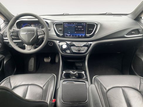Used 2025 Chrysler Pacifica Limited FWD image 10