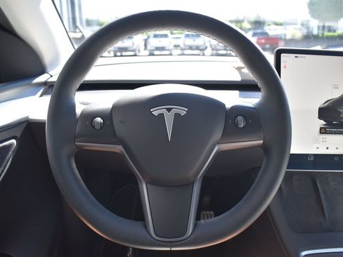 Used 2023 Tesla Model Y Performance AWD/4WD image 9