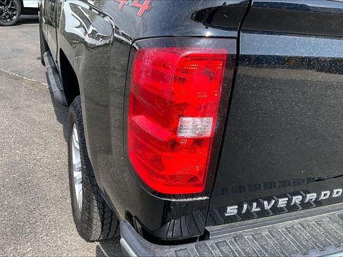 Used 2018 Chevrolet Silverado 1500 LT w/ All Star Edition image 31