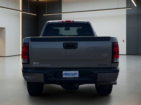 Used 2012 GMC Sierra 2500 Denali w/ Suspension Package, Off-Road AWD/4WD image 5