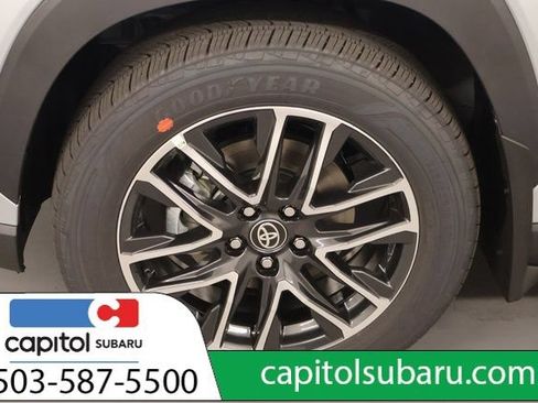 Used 2026 Toyota Corolla Cross XLE w/ Convenience Package AWD/4WD image 9