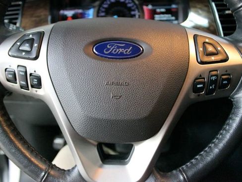 Used 2018 Ford Taurus Limited AWD/4WD image 20