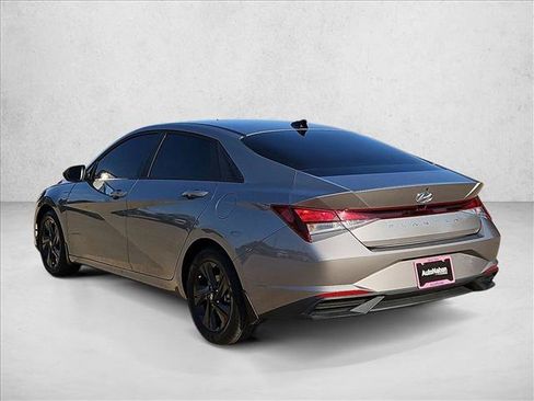 Used 2023 Hyundai Elantra SEL FWD image 8
