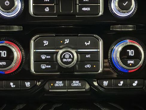 Used 2023 GMC Yukon Denali AWD/4WD image 17