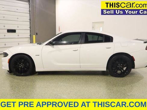 Used 2017 Dodge Charger R/T w/ Navigation & Travel Group image 4