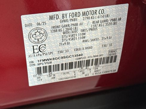 Used 2025 Ford Explorer ST AWD/4WD image 40