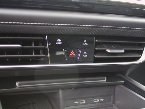 New 2026 Volkswagen Atlas SE image 22