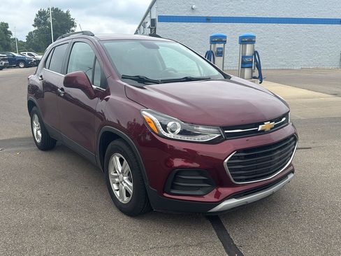 Used 2017 Chevrolet Trax LT w/ LT Convenience Package FWD image 7
