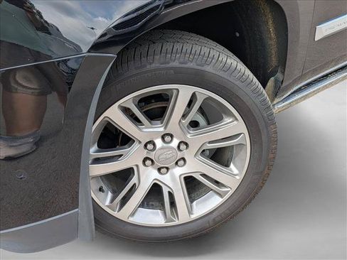 Used 2018 Cadillac Escalade Premium Luxury RWD image 9