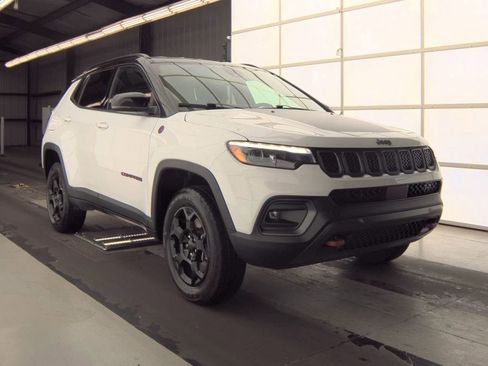 Used 2023 Jeep Compass Trailhawk w/ Trailhawk Elite Group AWD/4WD image 2