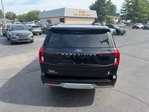 Used 2025 Ford Expedition Max Platinum w/ Platinum Ultimate Package AWD/4WD image 12