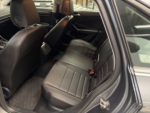 Certified 2024 Volkswagen Jetta SE w/ Panoramic Sunroof Package image 14