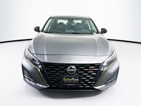 Used 2023 Nissan Altima 2.5 SR image 2