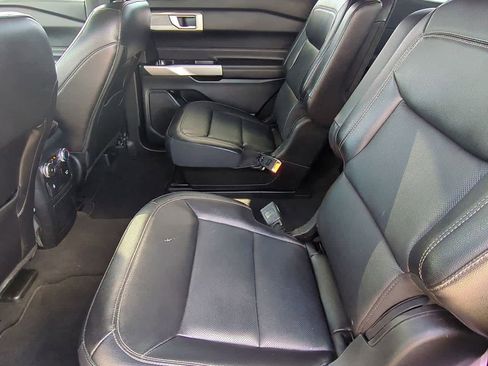 Used 2022 Ford Explorer Limited w/ Equipment Group 301A image 19