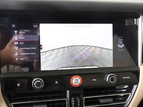 Used 2025 Porsche Macan image 29