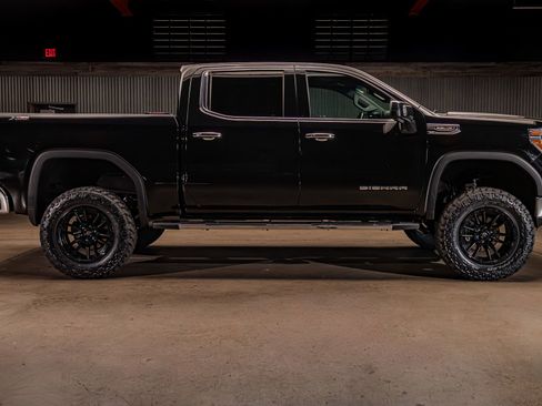 Used 2019 GMC Sierra 1500 SLT w/ SLT Premium Plus Package AWD/4WD image 11