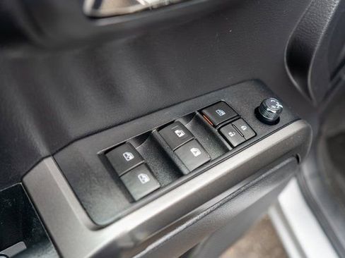 Used 2022 Toyota Tacoma TRD Off-Road w/ Technology Package AWD/4WD image 16