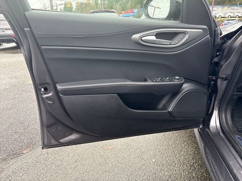 New 2025 Alfa Romeo Giulia AWD w/ Driving Assist Package image 15