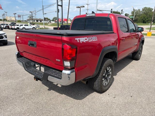 Used 2018 Toyota Tacoma TRD Off-Road AWD/4WD image 14