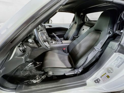 Used 2021 MAZDA MX-5 Miata RF Club RWD image 20