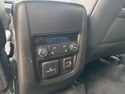 Used 2024 Buick Enclave Premium image 32