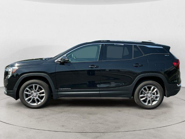 Used 2024 GMC Terrain SLT AWD/4WD image 8