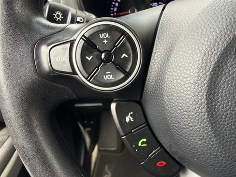 Used 2018 Kia Soul FWD image 24