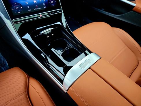 Certified 2025 Mercedes-Benz C 300 Sedan image 21