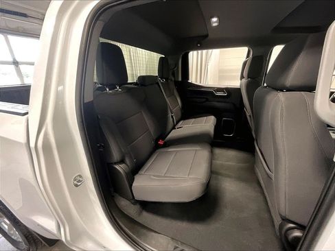 Used 2023 Chevrolet Silverado 1500 LT AWD/4WD image 16