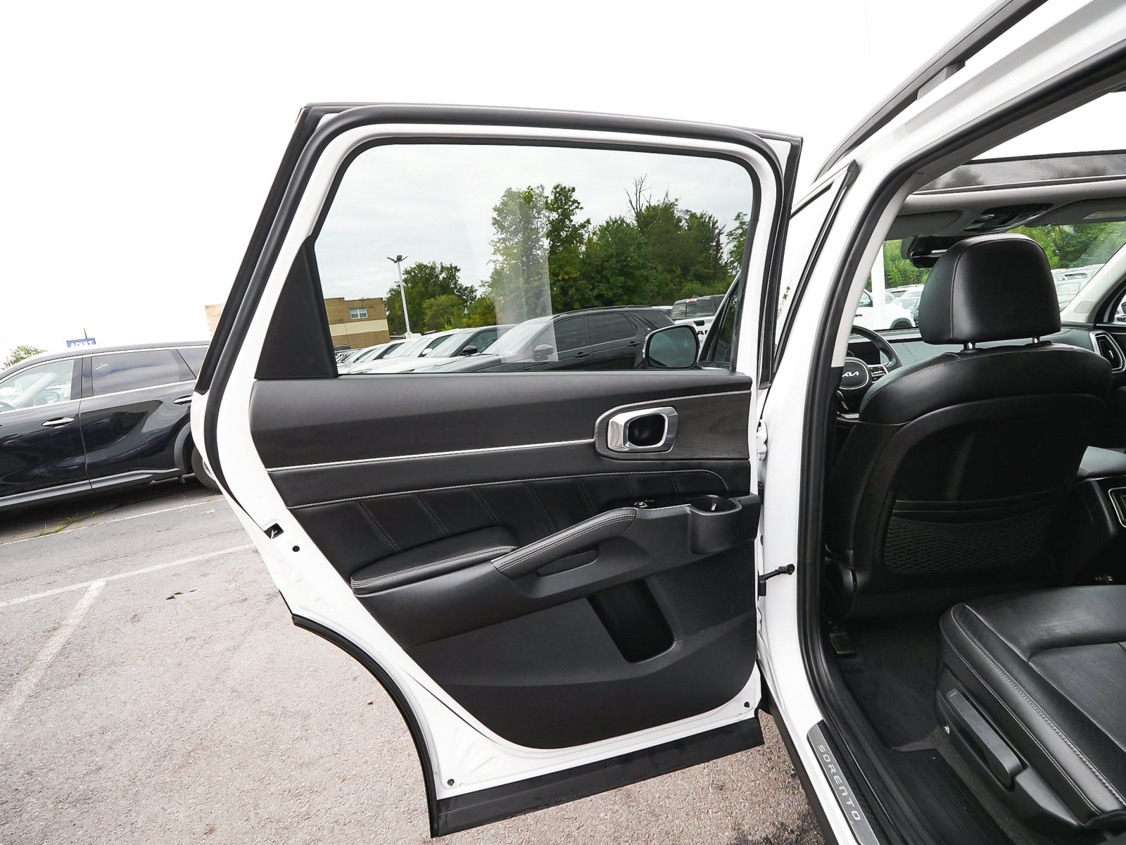 Used 2024 Kia Sorento SX AWD/4WD image 13