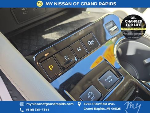 Used 2025 Nissan Murano SV AWD/4WD image 27