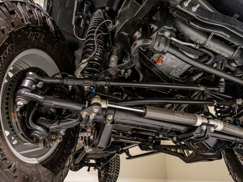 Used 2025 Ford F350 Platinum w/ FX4 Off-Road Package image 13