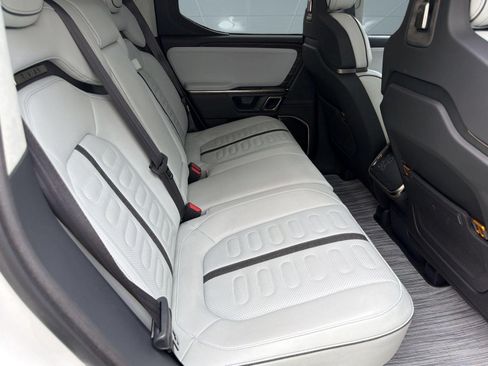 Used 2022 Rivian R1T Adventure AWD/4WD image 28