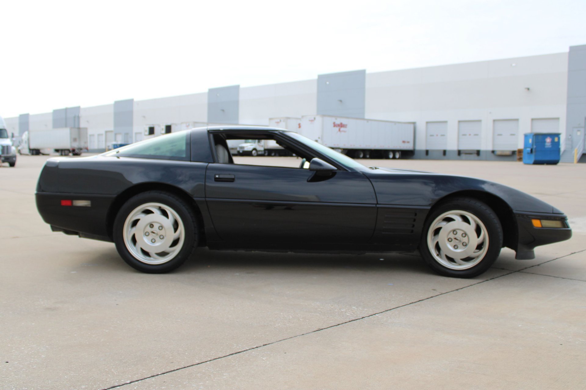 Used 1994 Chevrolet Corvette Coupe RWD image 18