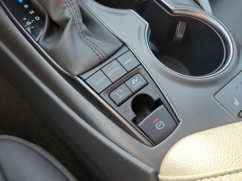 Used 2024 Toyota Camry XSE w/ Navigation Package FWD image 38