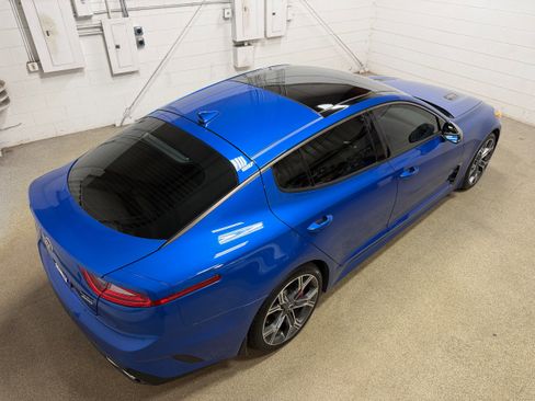 Used 2018 Kia Stinger GT2 AWD/4WD image 28