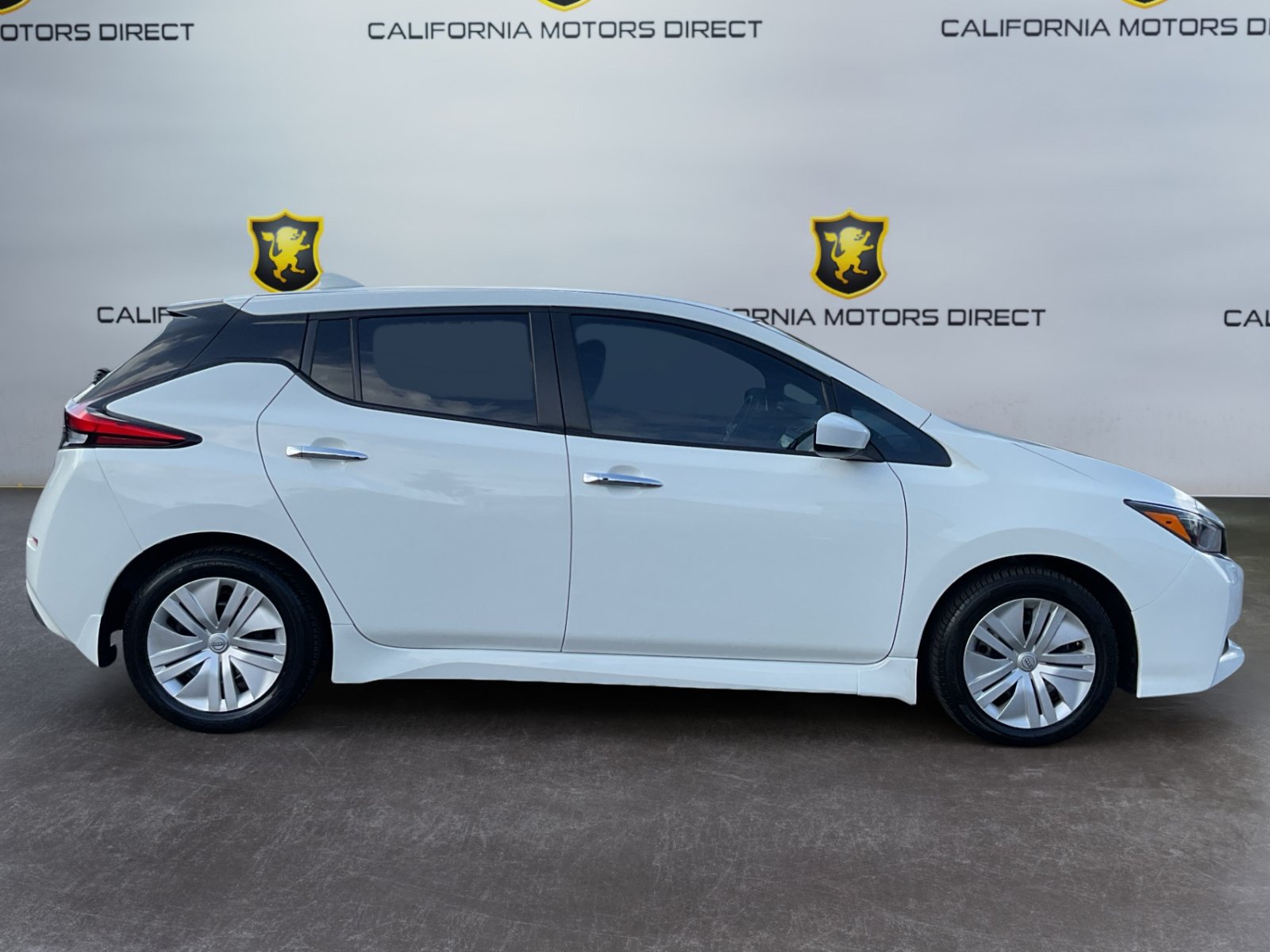 Used 2025 Nissan Leaf S FWD image 4