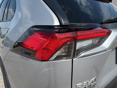 Used 2024 Toyota RAV4 LE AWD/4WD image 28