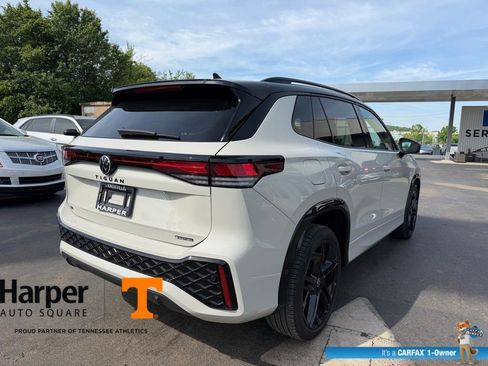 Used 2025 Volkswagen Tiguan SE R-Line image 5