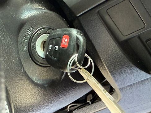 Used 2021 Toyota Tundra SR5 image 18