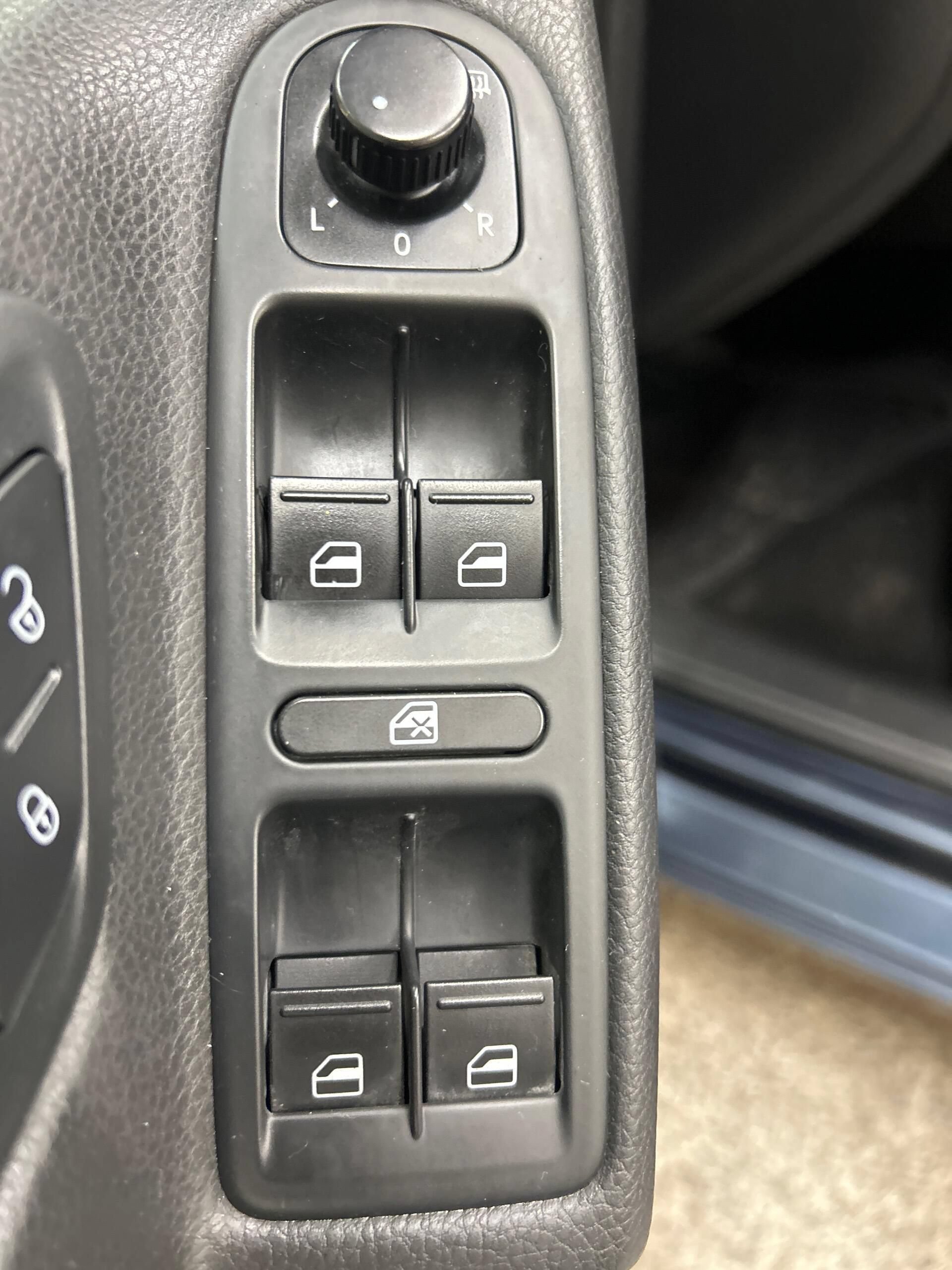 Used 2012 Volkswagen Golf TDI FWD image 9